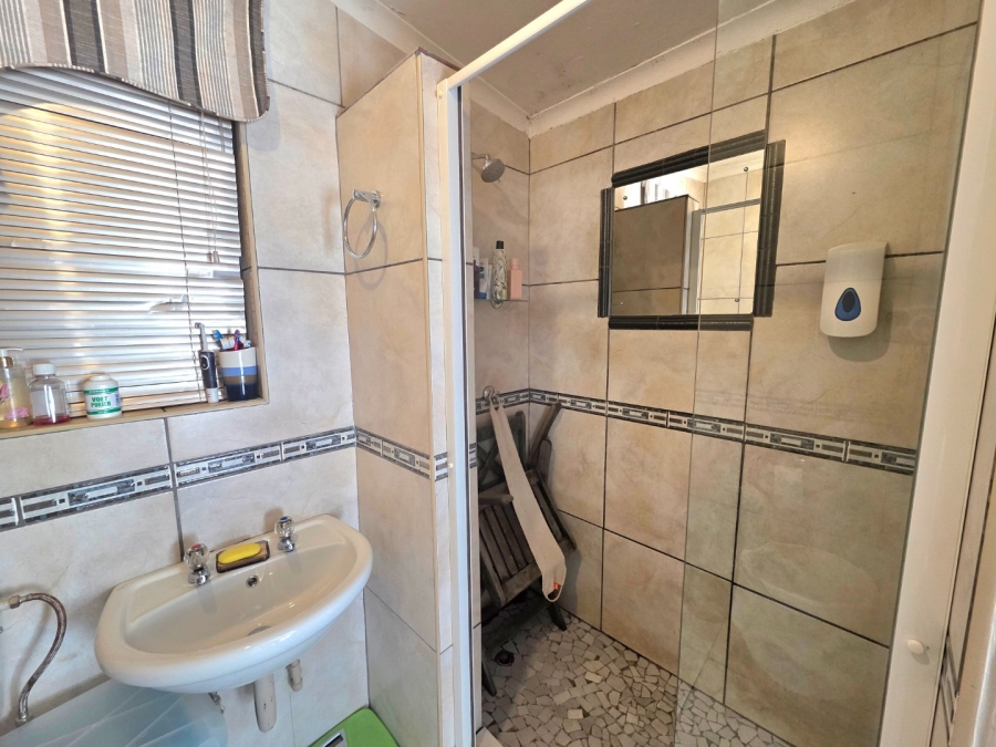 5 Bedroom Property for Sale in Jordania Free State